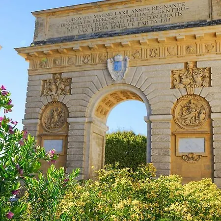 Superbe Climatisee Avec Parking Et Piscine